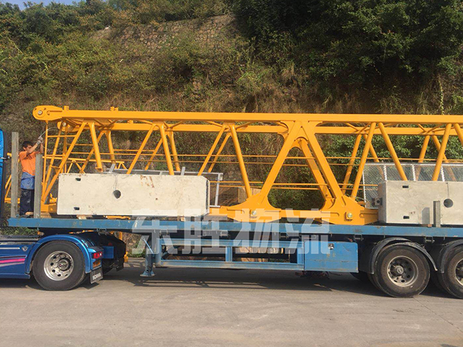 大型建筑材料運輸到香港，大型、超長水泥預制件轉載運輸至香港案例圖