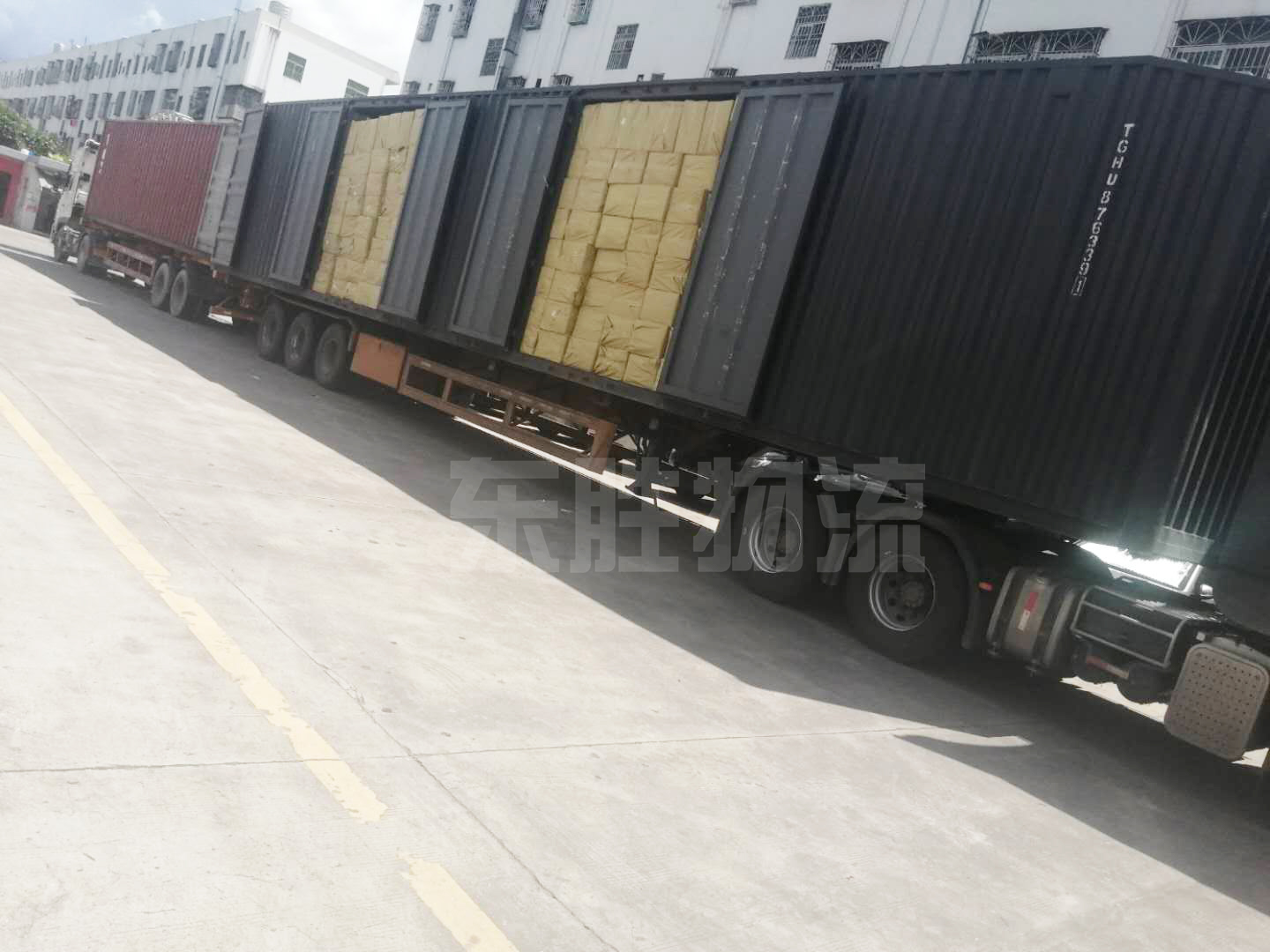 清遠發貨到香港,清遠到香港貨運專線,深圳東勝物流中港拖車裝車圖 清遠發貨到香港,清遠到香港貨運專線,深圳東勝物流中港拖車裝車圖